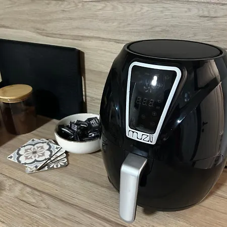 Liriq - Free Parking