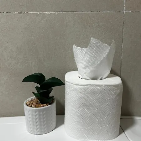 Liriq - Free Parking *