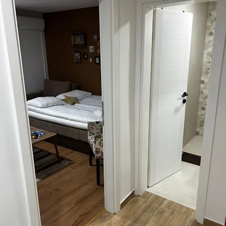 Liriq - Free Parking * Saraievo