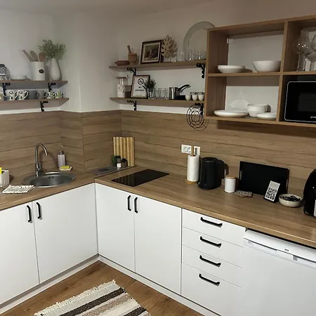 Liriq - Free Parking * サラエヴォ